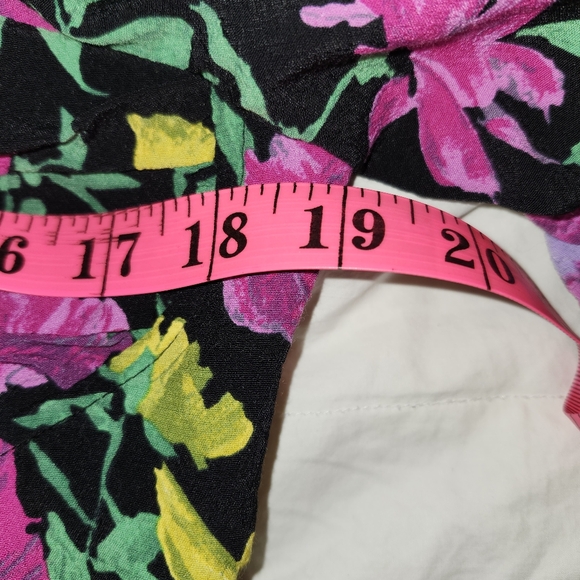 Zara cropped floral top with sweetheart bustline and ruched sleeves size Large - Picture 13 of 16